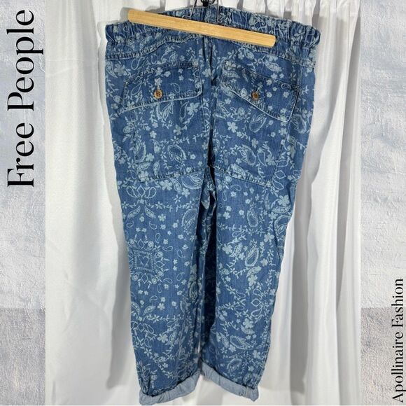 WE THE FREE MIXED UP UTILITY JEANS IN BLUE PRINT SIZE MEDIUM NWOT - Picture 7 of 7